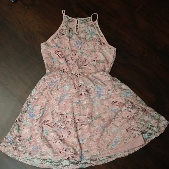 Pink floral lace halter dress. - Picture 2 of 7